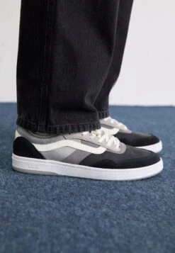 Vans CRUZE 3.0 UNISEX - Trainers - White/gum -Vans Shop UK 7a0323768d6045b5b94f5ca1f67779a5 4