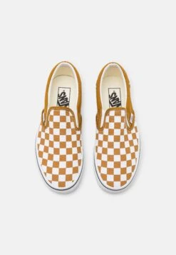 Vans Classic Unisex - Trainers -Vans Shop UK 7a4940566b504cf4be9b457312acd7d2