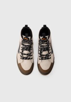 Vans MTE SK8 HI WATERPROOF INSULATED UNISEX - High-top Trainers - Oatmeal/black -Vans Shop UK 7b8211751b0e4fac95fafd7c5ce2e68c