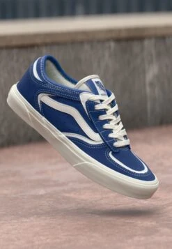 Vans ROWLEY UNISEX - Trainers - Blue/white