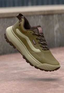 Vans MTE CROSSPATH UNISEX - Trainers - Brown/pink