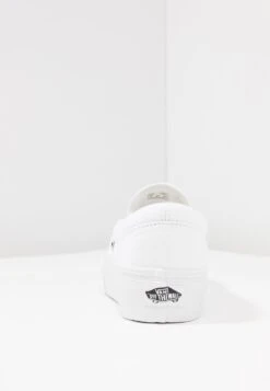 Vans Ua Classic Slip-On Platform - Trainers - True White -Vans Shop UK 7c10e6a19af84cd9b9b88f47703b6e08