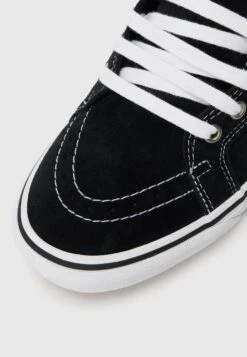 Vans MTE SK8 HI UNISEX - High-top Trainers - Black/white -Vans Shop UK 7c1304119239467b82049e4a5b7c5efc