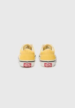 Vans OLD SKOOL UNISEX - Trainers - Banana Cream -Vans Shop UK 7c6da832a9ed44e6af4c9c17d58526d8