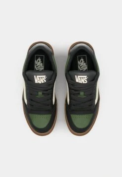 Vans HYLANE UNISEX - Skate Shoes - Pop Black/green -Vans Shop UK 7d9c49f195544ca199d349d86e6eb55a