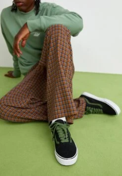 Vans OLD SKOOL UNISEX - Skate Shoes - Pastel Lilac -Vans Shop UK 7daeb1c6bdfc4526820c49af71a7083c 5