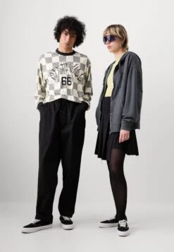 Vans PREMIUM AUTHENTIC REISSUE 44 UNISEX - Trainers - Black/white 17 Vans PREMIUM AUTHENTIC REISSUE 44 UNISEX - Trainers - Black/white -Vans Shop UK 815d04ae0f94482a95256af819f66cd5