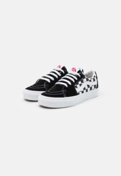Vans Sk8-Low Unisex - Trainers -Vans Shop UK 8196d0cd74e64286a683f2a006cd984b