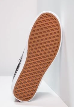 Vans Ua Sk8-Mid Reissue - High-Top Trainers - Black/True White 16 Vans Ua Sk8-Mid Reissue - High-Top Trainers - Black/True White -Vans Shop UK 81af4e8cd7374359b6b0282ccfd7b125