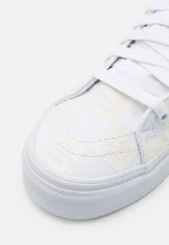 Vans Sk8-Hi Unisex - High-Top Trainers - True White -Vans Shop UK 8283fe7f57e140ceaf0a7f4832e8607b