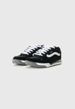 Vans ROWLEY UNISEX - Skate Shoes - Black/white -Vans Shop UK 82ac54a673294dd6bcd2e1ba44ab923b