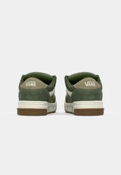 Vans HYLANE UNISEX - Skate Shoes - Green Olive -Vans Shop UK 8307a05ed50d4b5b9437795ba169d1a5
