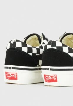 Vans PREMIUM OLD SKOOL UNISEX - Trainers - Black/white -Vans Shop UK 8610f6d138f74e2c9ed02a1681580e99