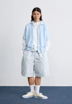 Vans AUTHENTIC UNISEX - Trainers - Off White -Vans Shop UK 87fd31b8f264472c9248ca58e2a23c55