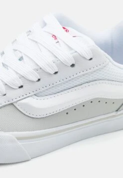 Vans KNU SKOOL UNISEX - Skate Shoes - White/red -Vans Shop UK 88dd2b5224674f19b1cacc6c23cbc019