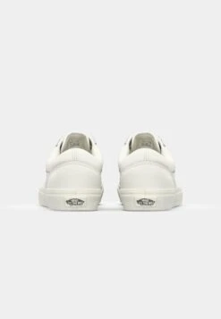 Vans OLD SKOOL UNISEX - Trainers - White -Vans Shop UK 89e9fb1b2b61409eb740502a45d58df1