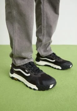 Vans CROSSPATH UNISEX - Trainers - Dark Brown -Vans Shop UK 8ce93c5d4de84fd8a2758f5a6bfab880 1