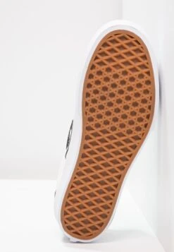 Vans Ua Classic Slip-On Platform - Slip-Ons - Black/White -Vans Shop UK 8d7f29664a124504bc5604bac9ff22f6