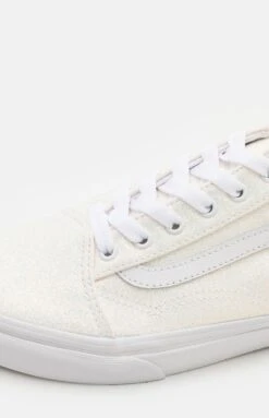 Vans Old Skool - Trainers - White -Vans Shop UK 8ee92ce528284c8dae0409cadda7eb74