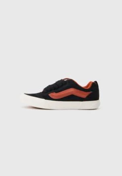 Vans KNU SKOOL UNISEX - Trainers - Black/white -Vans Shop UK 8fbe56e24579451f8fec4d161a938102 10