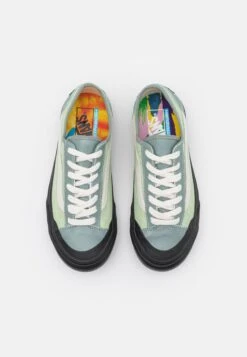 Vans Style 36 Decon Unisex - Trainers - Green Milieu/Black -Vans Shop UK 9385e4e4a5a542cfaab5c6c43f1d1c78