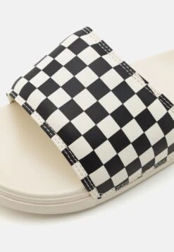 Vans LA COSTA SLIDE ON UNISEX - Pool Slides - Black/mars -Vans Shop UK 94cf160ef46949a08506b9b4ceb784f7