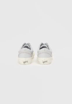 Vans OLD SKOOL - Trainers - Gray -Vans Shop UK 96631e5617b949dcb096dc493c4fb22b