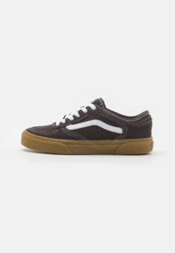 Vans ROWLEY CLASSIC UNISEX - Trainers - Black/white -Vans Shop UK 970d2ce30aab4c7da4c212e0f6fa768d