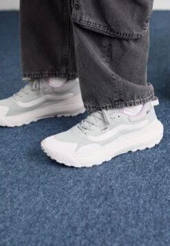 Vans MTE CROSSPATH UNISEX - Trainers - Marshmallow -Vans Shop UK 97721609118d4282889e35fa80fae9f6 3