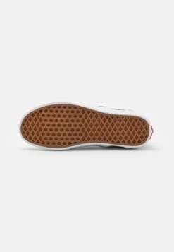 Vans Unisex - Slip-Ons -Vans Shop UK 9a17db86b54f4b5eb2da2ba1188bce59