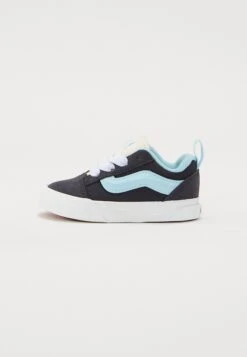 Vans KNU SKOOL UNISEX - Trainers - Black/true White -Vans Shop UK 9b7a4f63f7da498389098c15d272f284