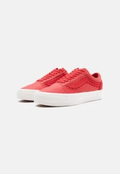 Vans OLD SKOOL - Trainers - Racing Red 10 Vans OLD SKOOL - Trainers - Racing Red -Vans Shop UK 9b962b1bc76b43c991cd11501dd5dd5b