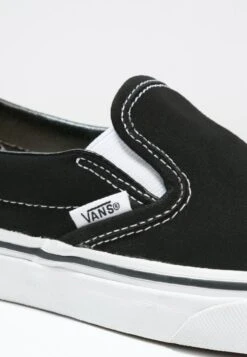 Vans Classic Slip-On - Trainers -Vans Shop UK 9c5314bfcc63472e8e4d179db240d55c