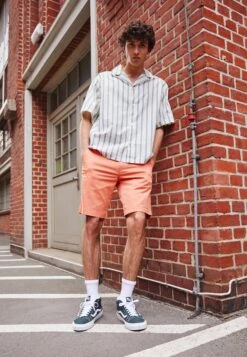 Vans Mid Skool 37 Unisex - High-Top Trainers - Darkest Spruce/True White 12 Vans Mid Skool 37 Unisex - High-Top Trainers - Darkest Spruce/True White -Vans Shop UK 9da39781c7074ccc9cd85df30feab4f9