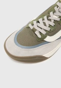 Vans MTE ULTRARANGE 2.0 SE UNISEX - Trainers - Olive -Vans Shop UK 9dfe8b8d9b7f4d67b99df380f836de2f