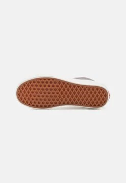 Vans Jn Sk8 Mid Unisex - Trainers - Navy 12 Vans Jn Sk8 Mid Unisex - Trainers - Navy -Vans Shop UK 9fd99a23abbe470d96ea16bf65aef492