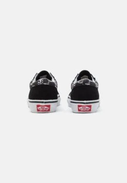 Vans Old Skool- Trainers - Black -Vans Shop UK a14459b47c33493f8d7cf69e346508c6