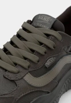 Vans MTE ULTRARANGE NEO VR3 - Trainers - Dark Brown -Vans Shop UK a421f725bc164fa9adc988ac222c1241