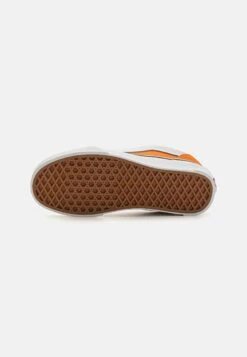 Vans KNU SKOOL UNISEX - Skate Shoes - Marmalade -Vans Shop UK a47b28ee78f645e9a2617e26b753278a