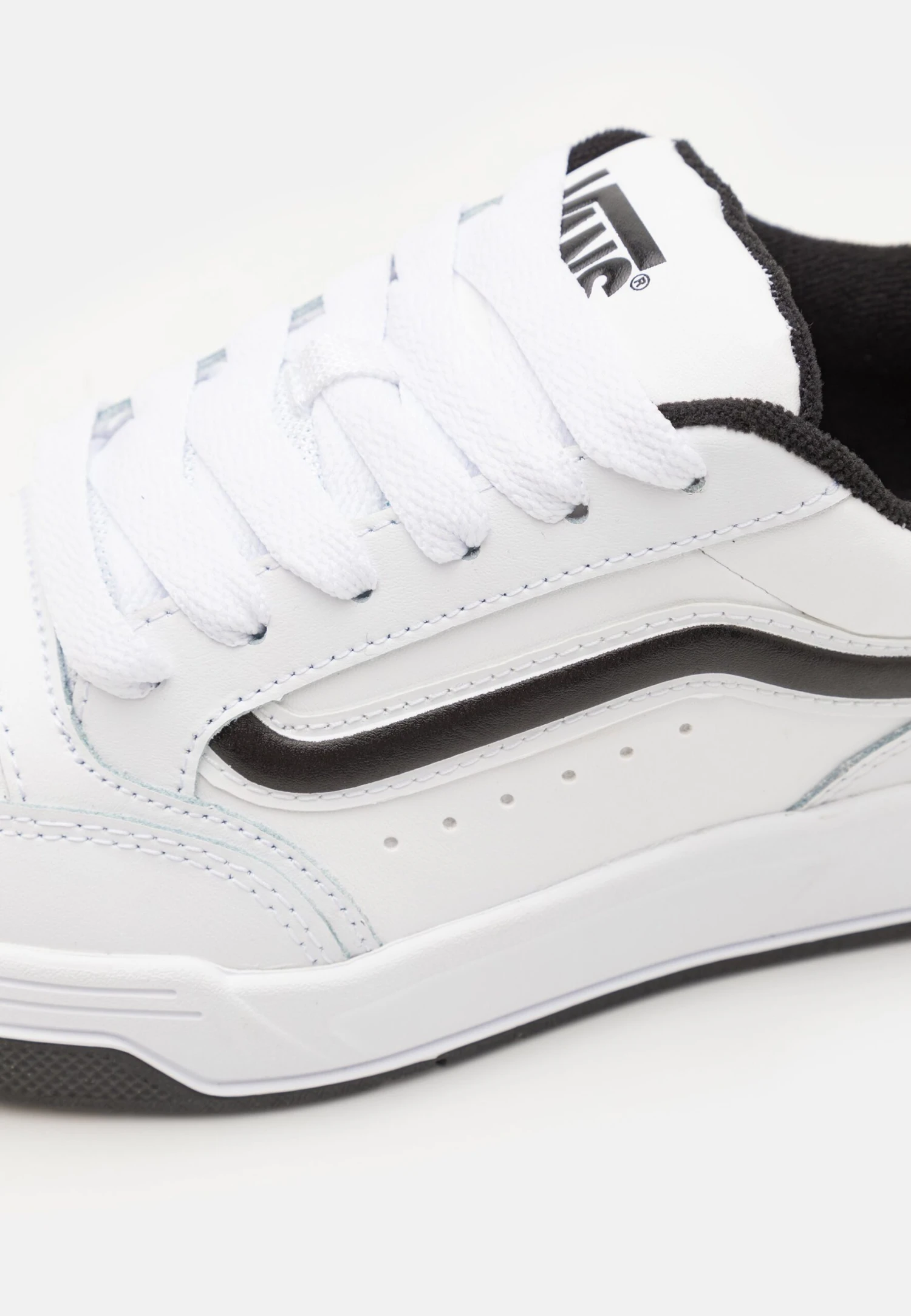 Vans HYLANE UNISEX - Skate Shoes - White/black 8 Vans HYLANE UNISEX - Skate Shoes - White/black - Image 6