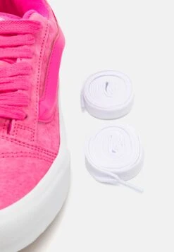 Vans Knu Skool Unisex - Skate Shoes - Pink Glow -Vans Shop UK a59914d850ec4203990fc5f6b9449100