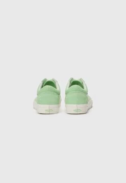 Vans OLD SKOOL UNISEX - Trainers - Pastel Cacti Green -Vans Shop UK a691d6849e3d49b1b159abd75ab812c5