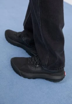 Vans MTE CROSSPATH MID UNISEX - High-top Trainers - Washed Black -Vans Shop UK a994a8d6b769496088a9d2967f827098