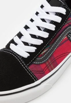 Vans Old Skool Unisex - Trainers - Tartan/Black -Vans Shop UK aa3256334c014568a666129e9bbf9c34