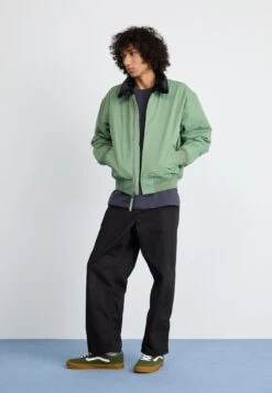 Vans ROWLEY UNISEX - Trainers - Grape Leaf/gum 16 Vans ROWLEY UNISEX - Trainers - Grape Leaf/gum -Vans Shop UK aacfb13328ea4f14bfe08cc9b7a4268d