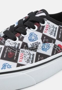 Vans Authentic Unisex - Trainers - Black/True White -Vans Shop UK aae5d100539440509bdb2b420953688a