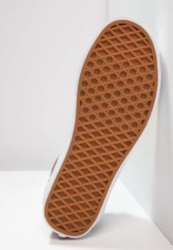 Vans Ua Old Skool - Trainers - Black/True White -Vans Shop UK acffe5f2b0124aa4843aa34921f3701f