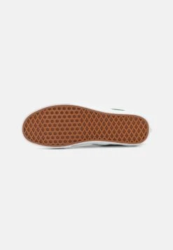 Vans Classic Slip On Unisex - Slip-Ons - Club Green/White -Vans Shop UK ad1e45cbef1c462a8a2968c11a4143ea