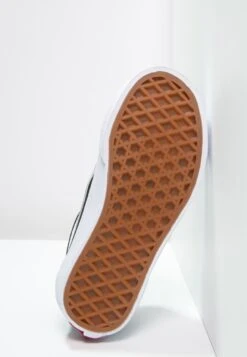 Vans OLD SKOOL - Trainers - Black/true White -Vans Shop UK adaac4fe1c324e1c95be0039b434dcec