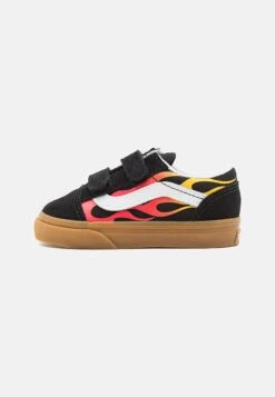 Vans OLD SKOOL V UNISEX - Trainers - Banana Cream -Vans Shop UK afdfa43896494529ac2a85baa5243fcb